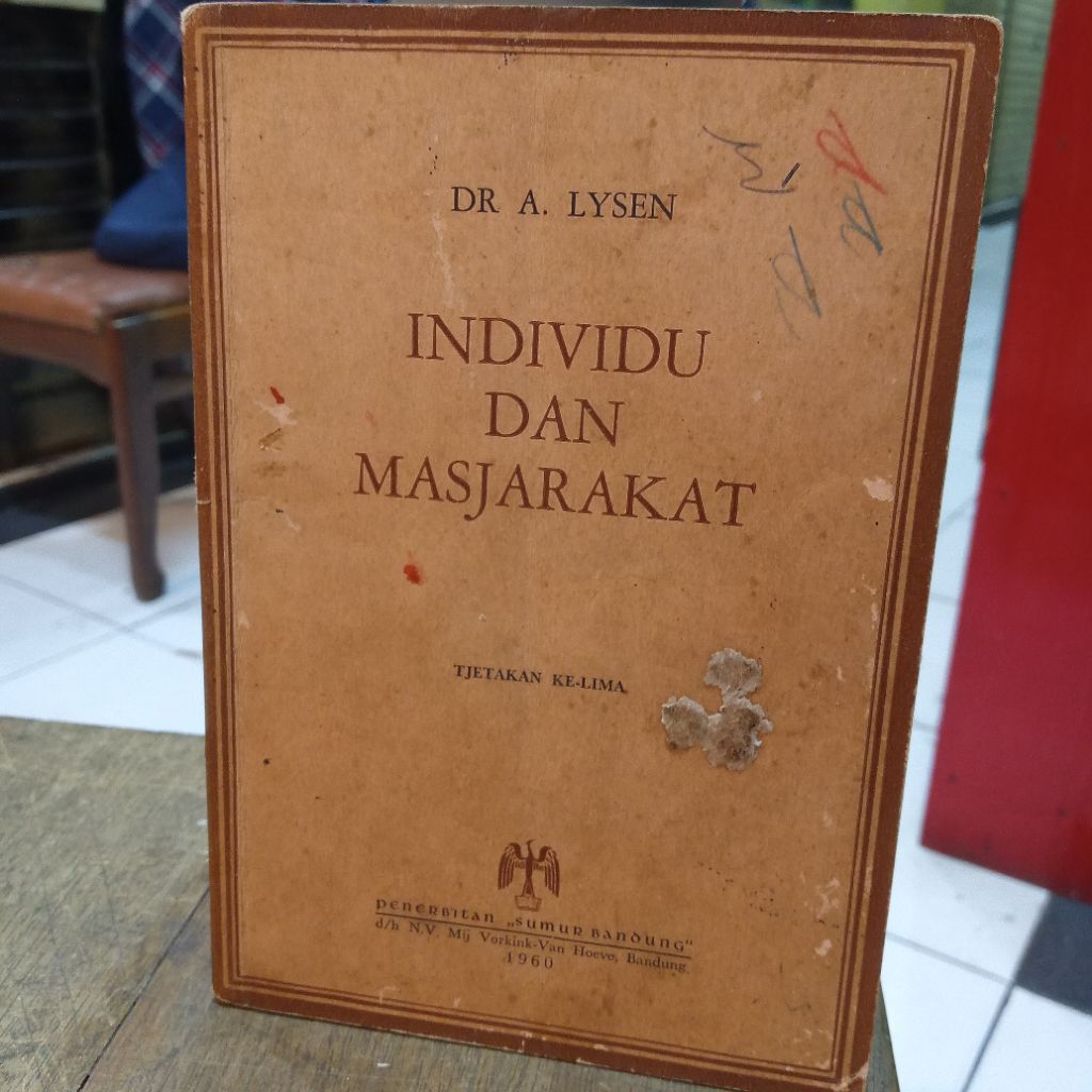 Individu dan Masjarakat - Dr. A. Lysen, 1960
