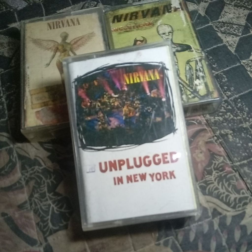 NIRVANA   SEPAKET  KASET pita