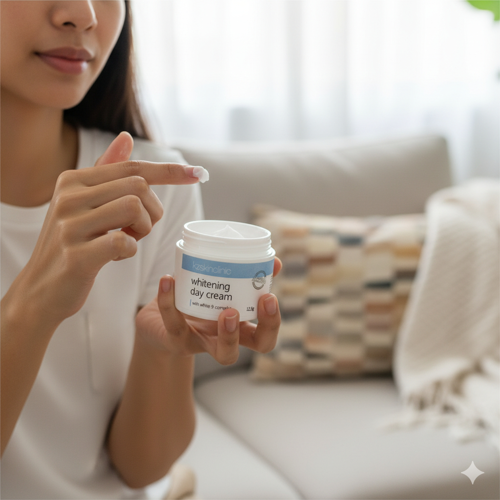Whitening Day Cream 12.5Gr | Brightening & Moisturizing | Mencerahkan, Menyamarkan Noda Hitam