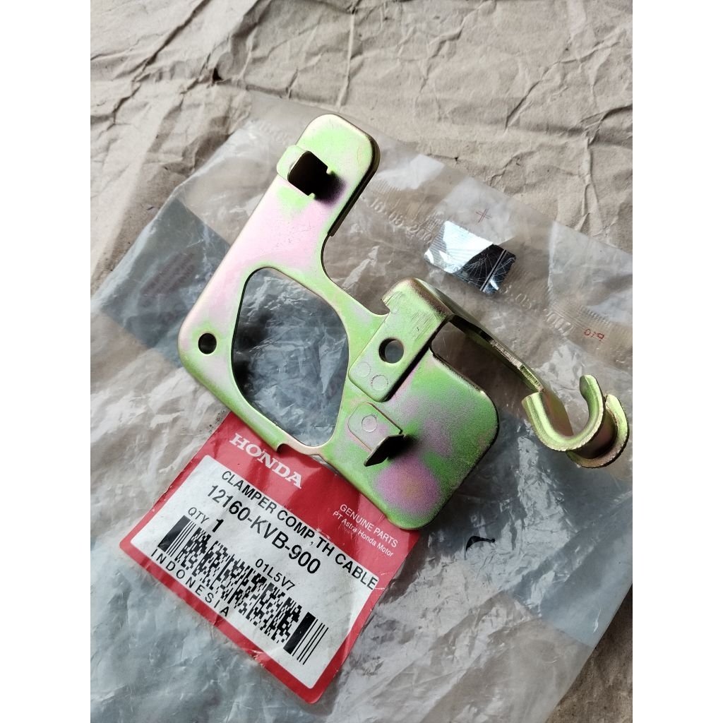 12160-KVB-900 breket kabel gas klem kabel gas plat penahan kabel gas dudukan kabel gas honda Vario k