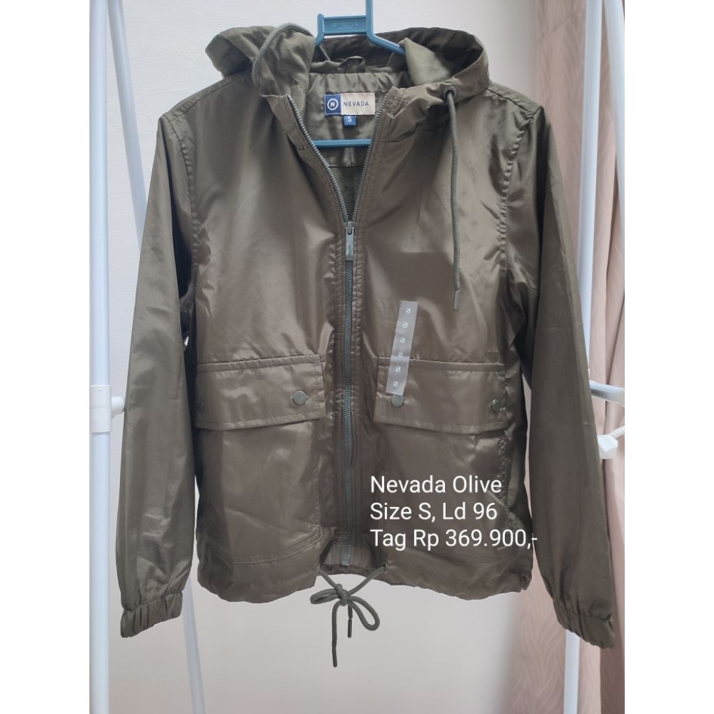 Jaket Hoodie Wanita Nevada Parasut Branded Matahari Size S