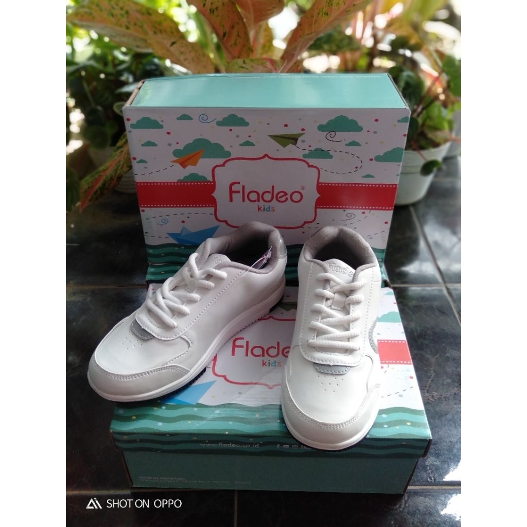 SEPATU ANAK FLADEO