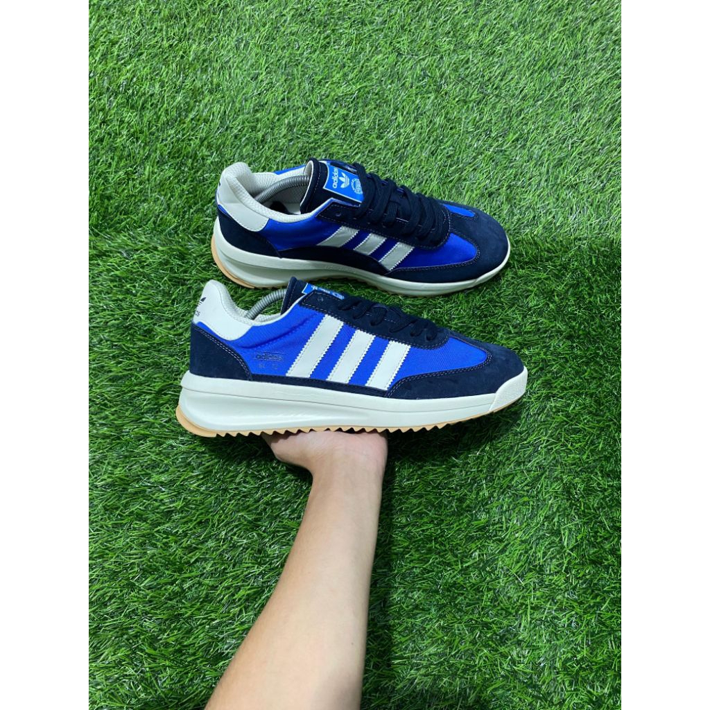 ADIDAS SL72