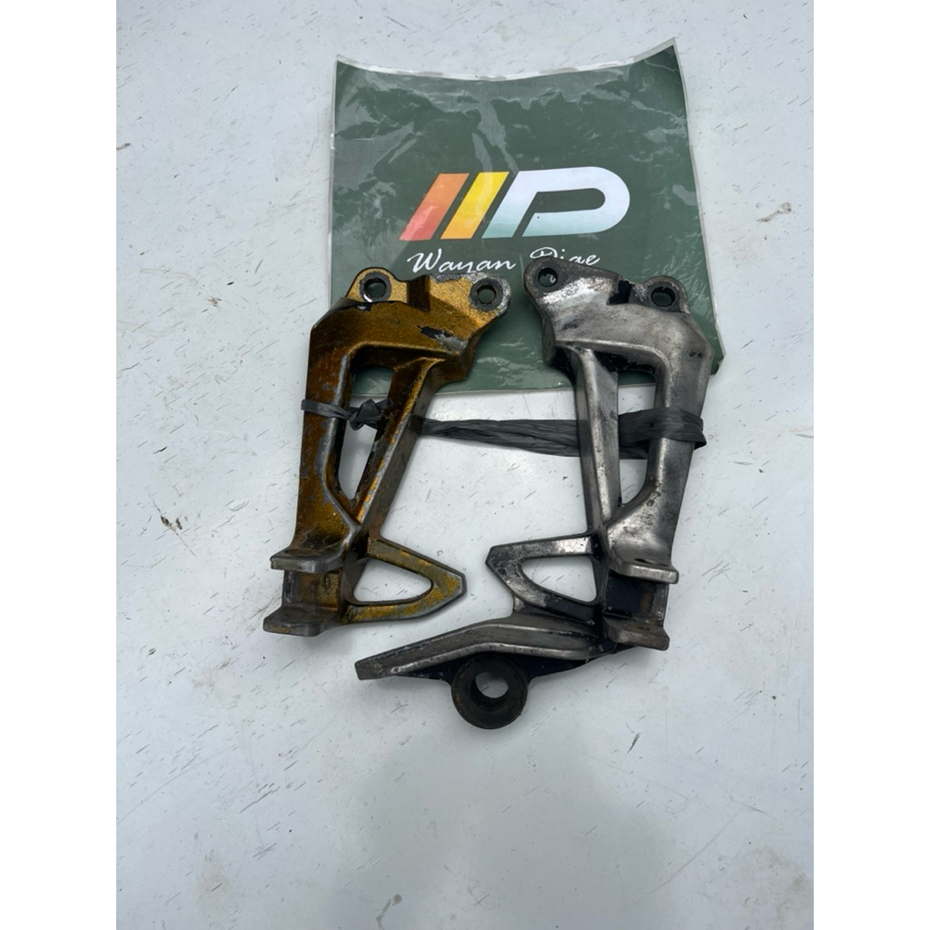Dudukan step footstep belakang Yamaha Vega r new original bekas copotan motor