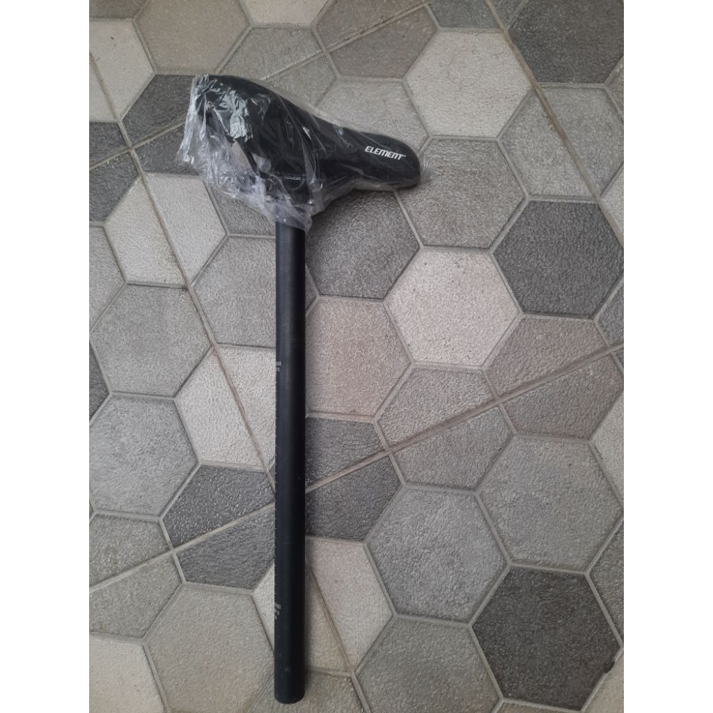 SEATPOST DAN SADEL SEPEDA LIPAT ELEMENT