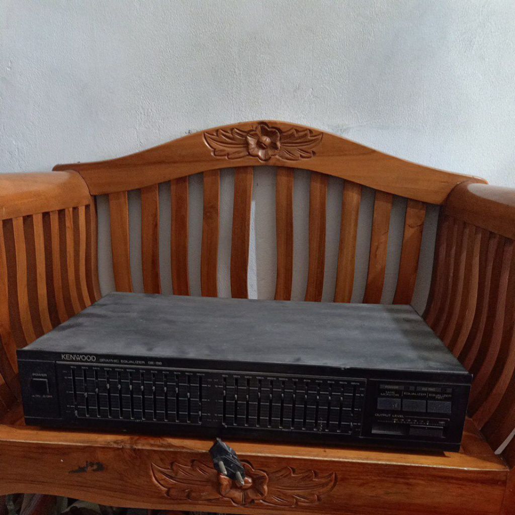 KENWOOD GRAPHIC EQUALIZER