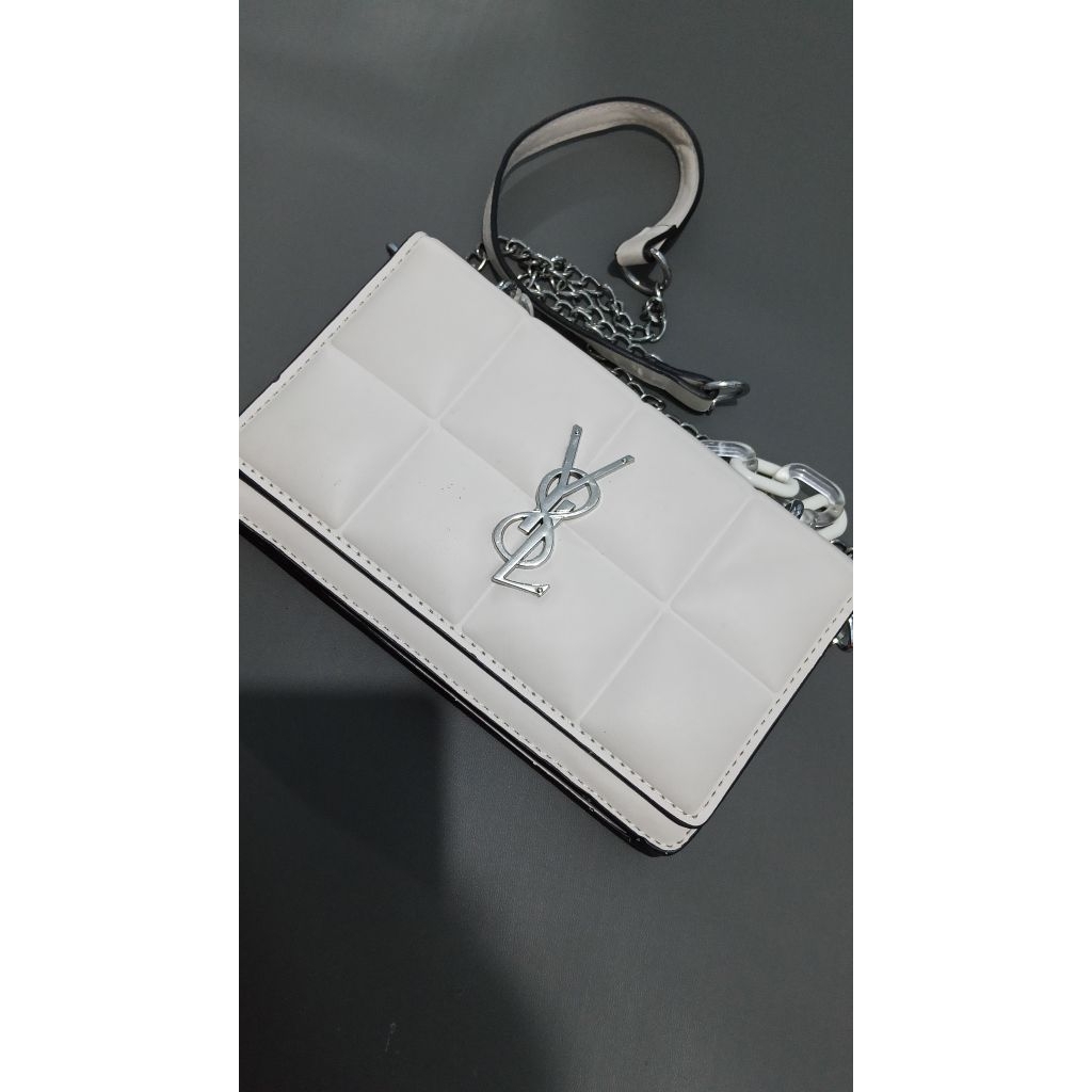 PRELOVED TAS SLINBAG WANITA RANTAI COD