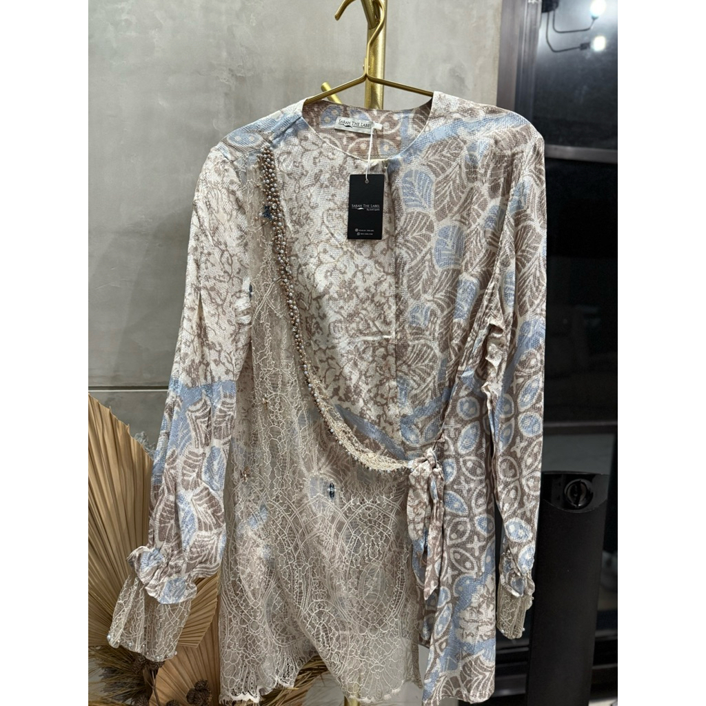 SARAH THE LABEL - BLOUSE TAUPE