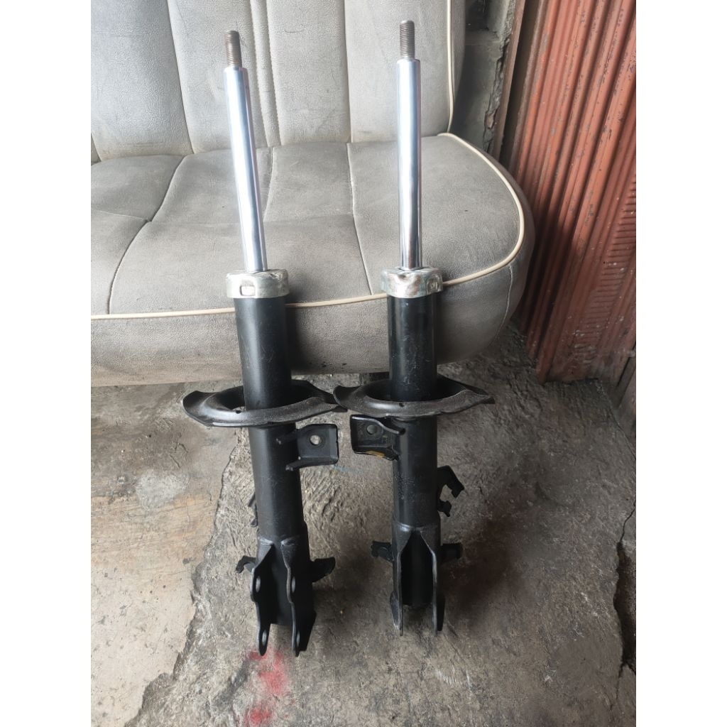 shock depan grand Livina original