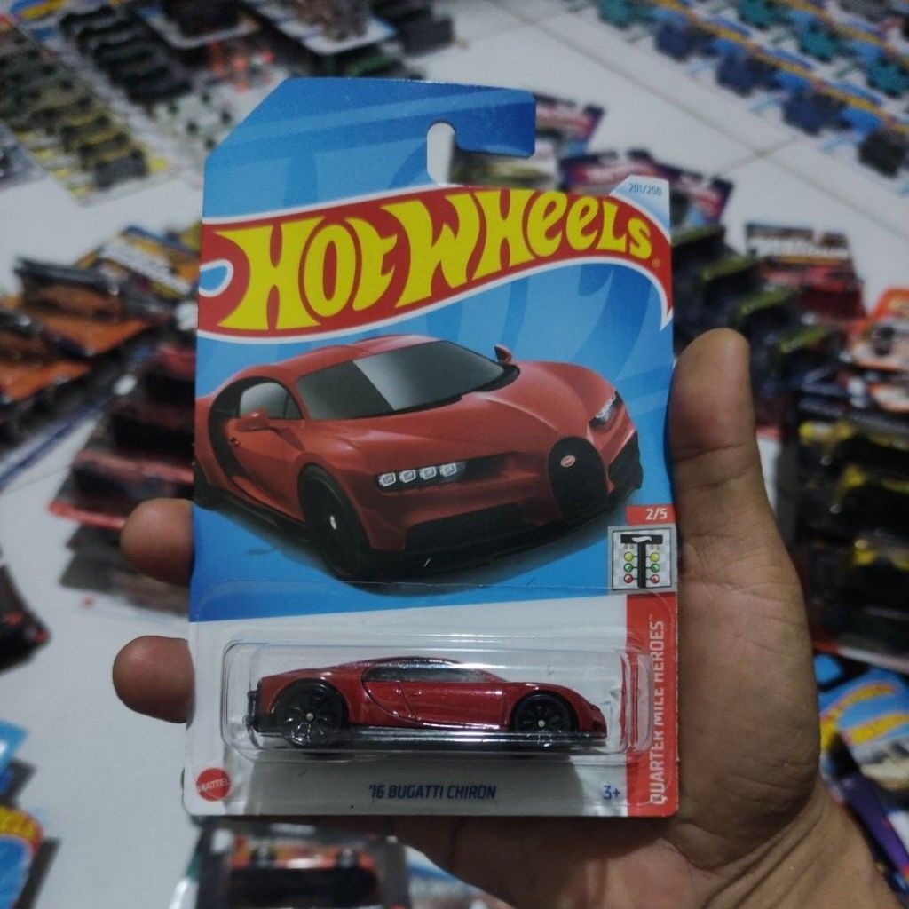 Hot wheels 16 bugatti chiron