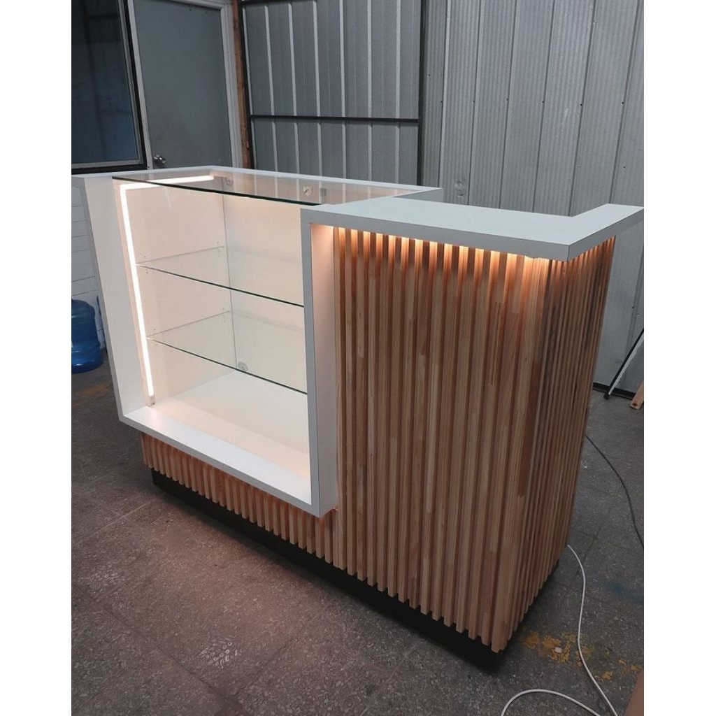 meja bar etalase kaca