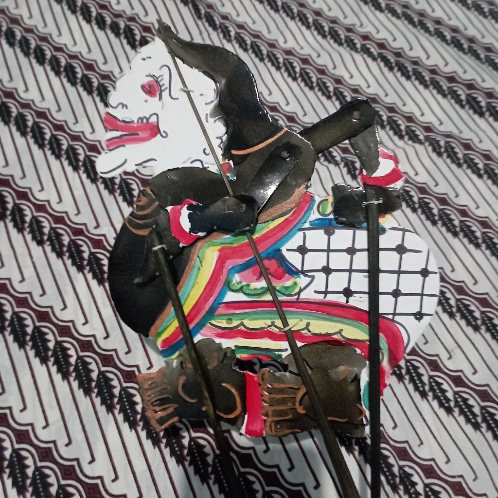 Wayang kulit kertas mainan semar badranaya punokawan