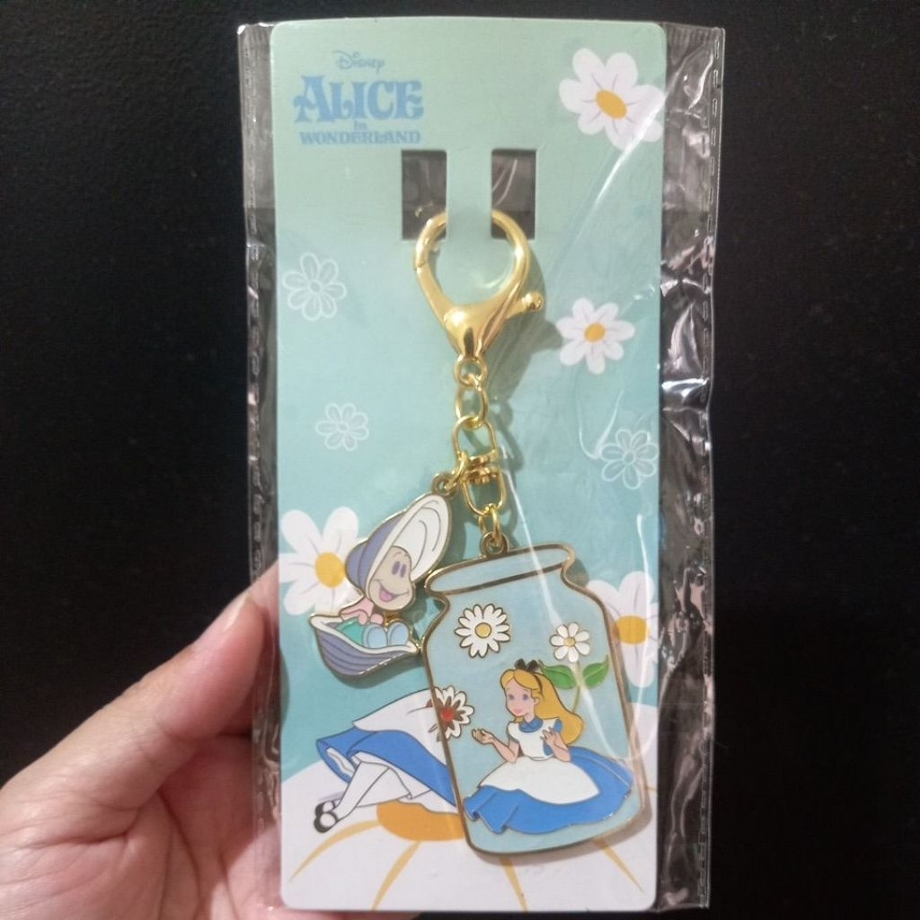 alice in wonderland keychain + passbook case