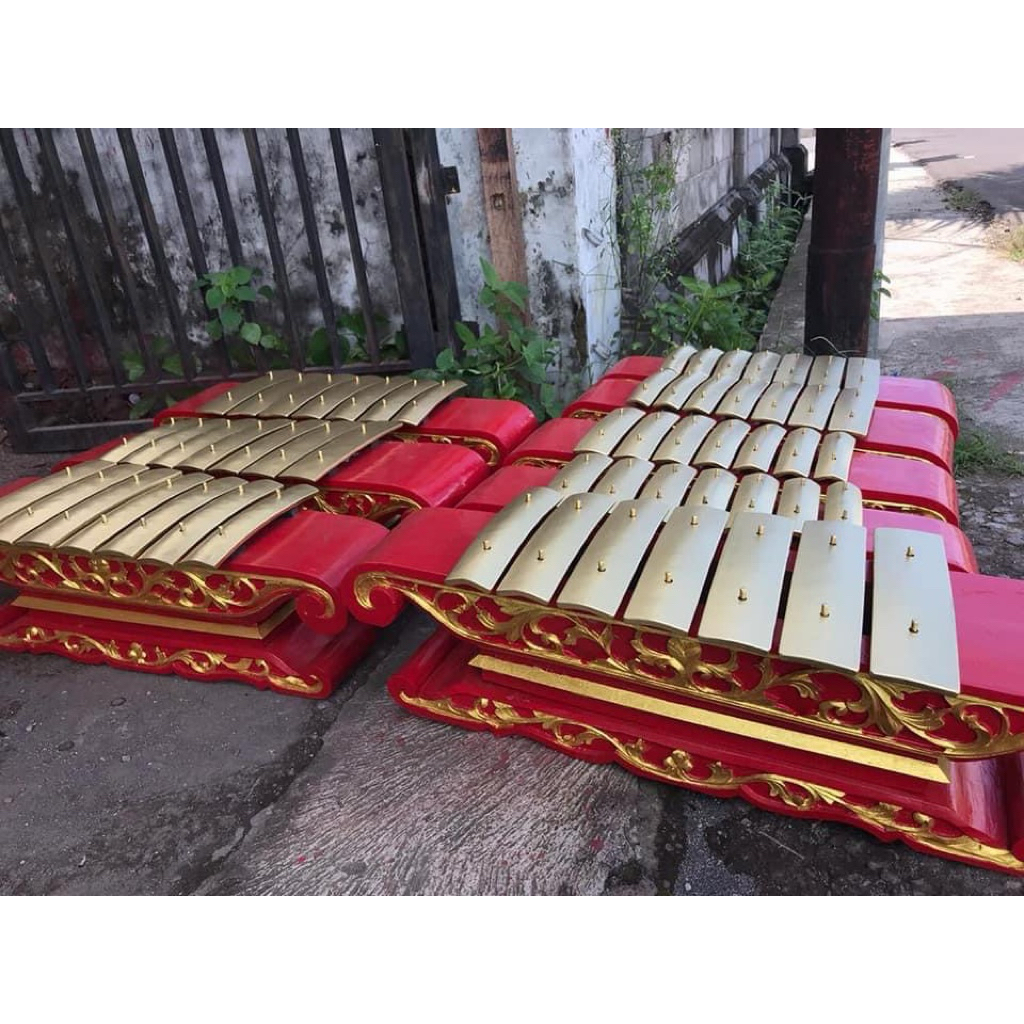GAMELAN DEMUNG BESI PELOG