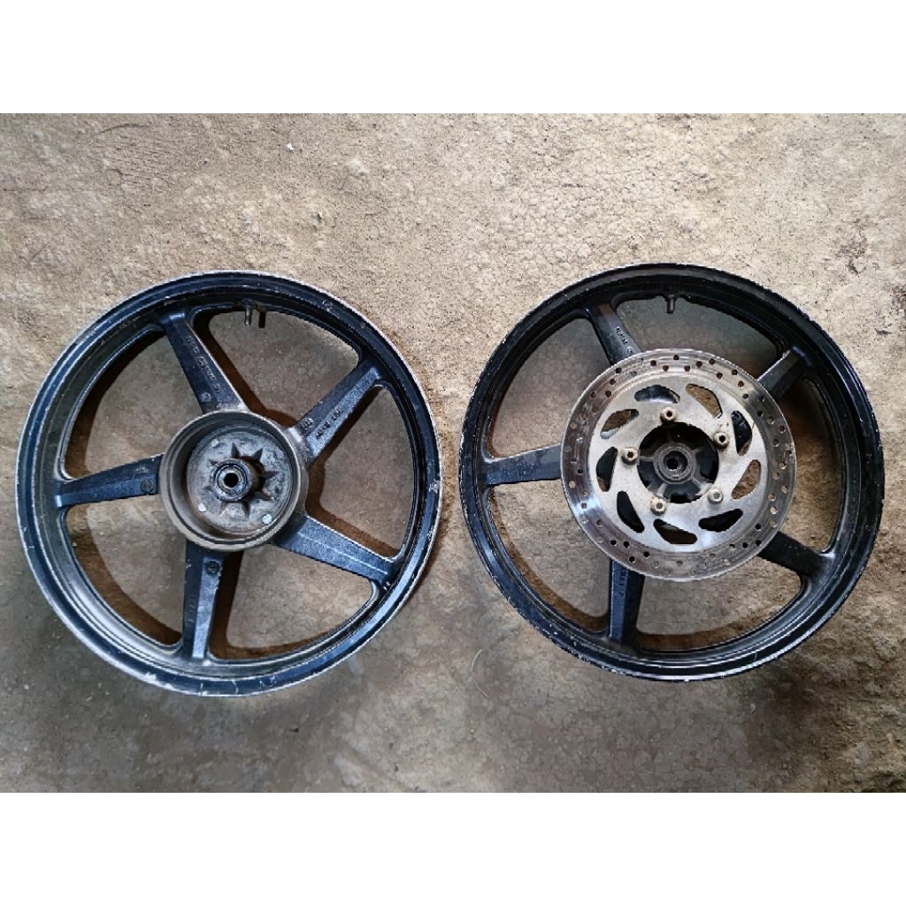 velg original  vixion old set depan belakang