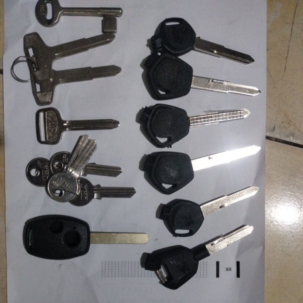 DUPLIKAT KUNCI ,BRANGKAS,RUMAH DLL