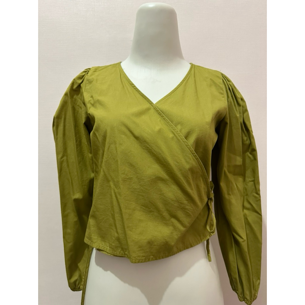 Kemeja Crop Top Wanita Merk Colorbox