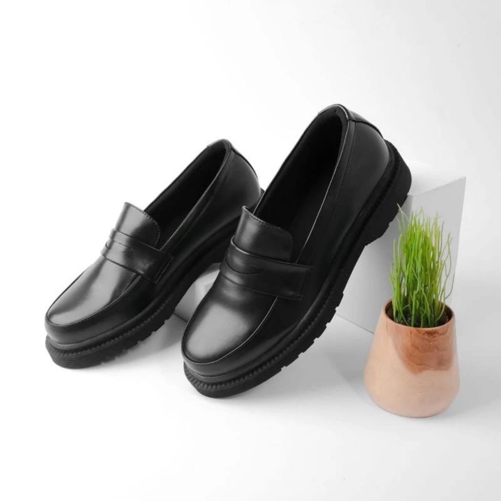 sepatu docmart full hitam sepatu docmart pria formall sepatu hitam elegan