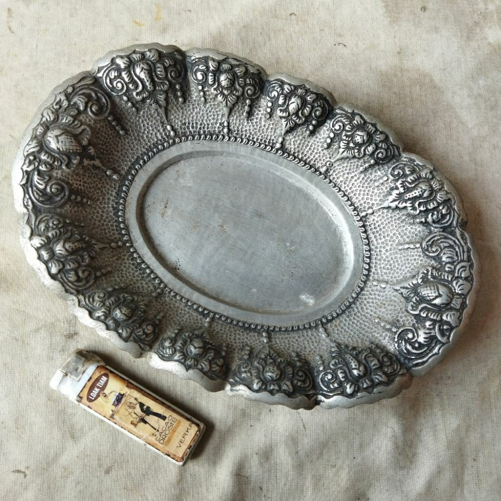 Pajangan Vintage Nampan Aluminium Tebal Ukir Halus 248