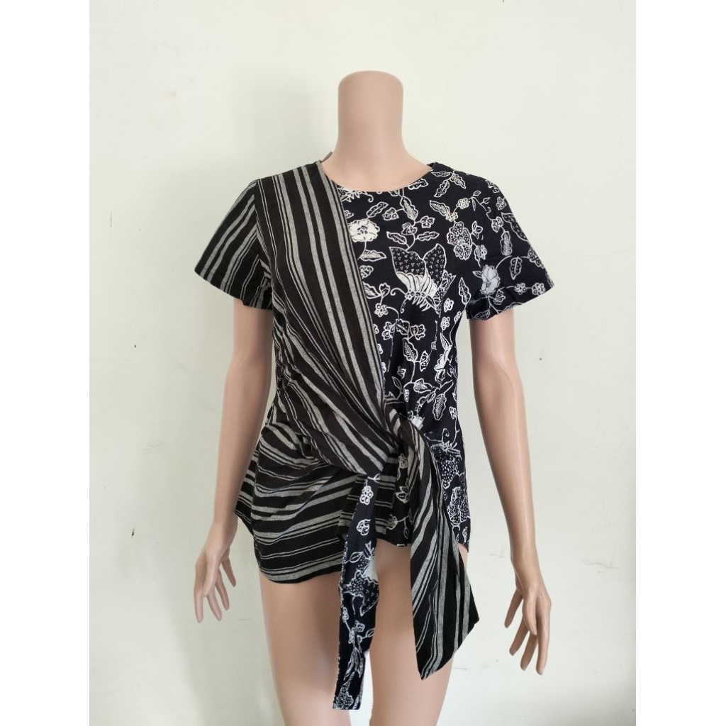 PRELOVED ATASAN BATIK KULTUL DEA VALENCIA