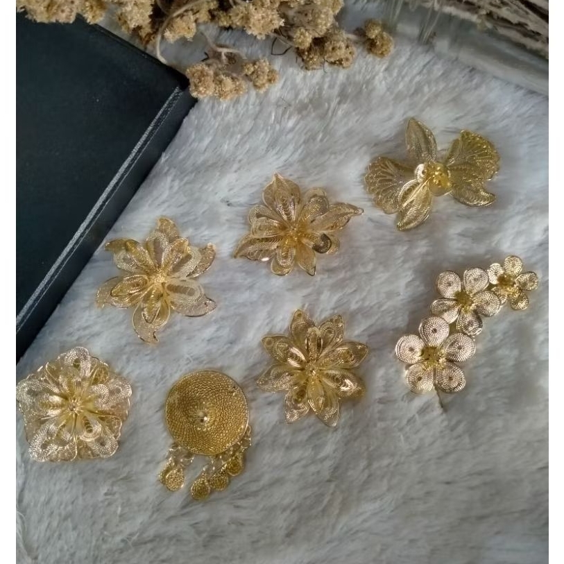 bros bunga mawar emas