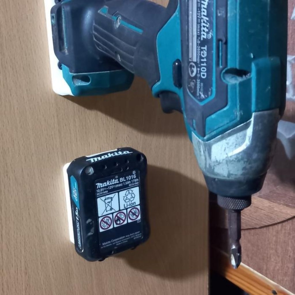 Tool Hanger & Battery mount Makita cordless 12v Gantungan Bor Makita cordless