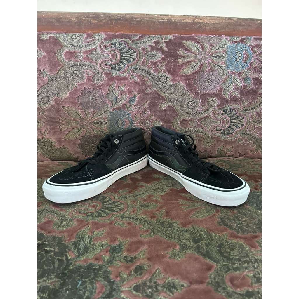 Sepatu Vans sk8 mid pro X antihero