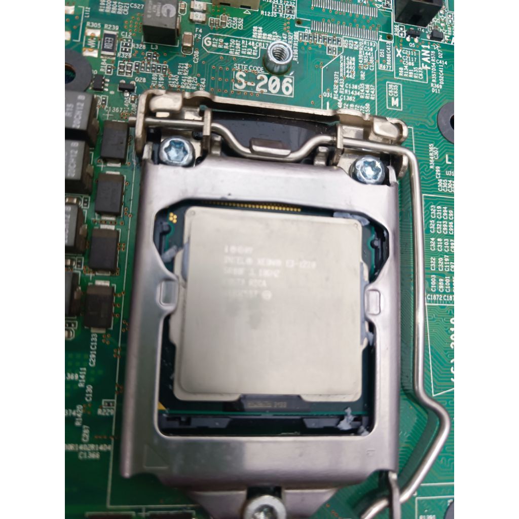 prosesor xeon e3 1220