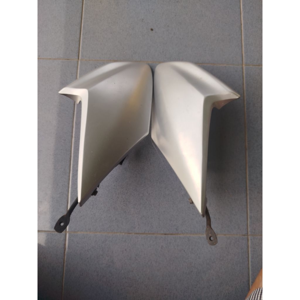 sayap tangki honda verza 150 original copotan