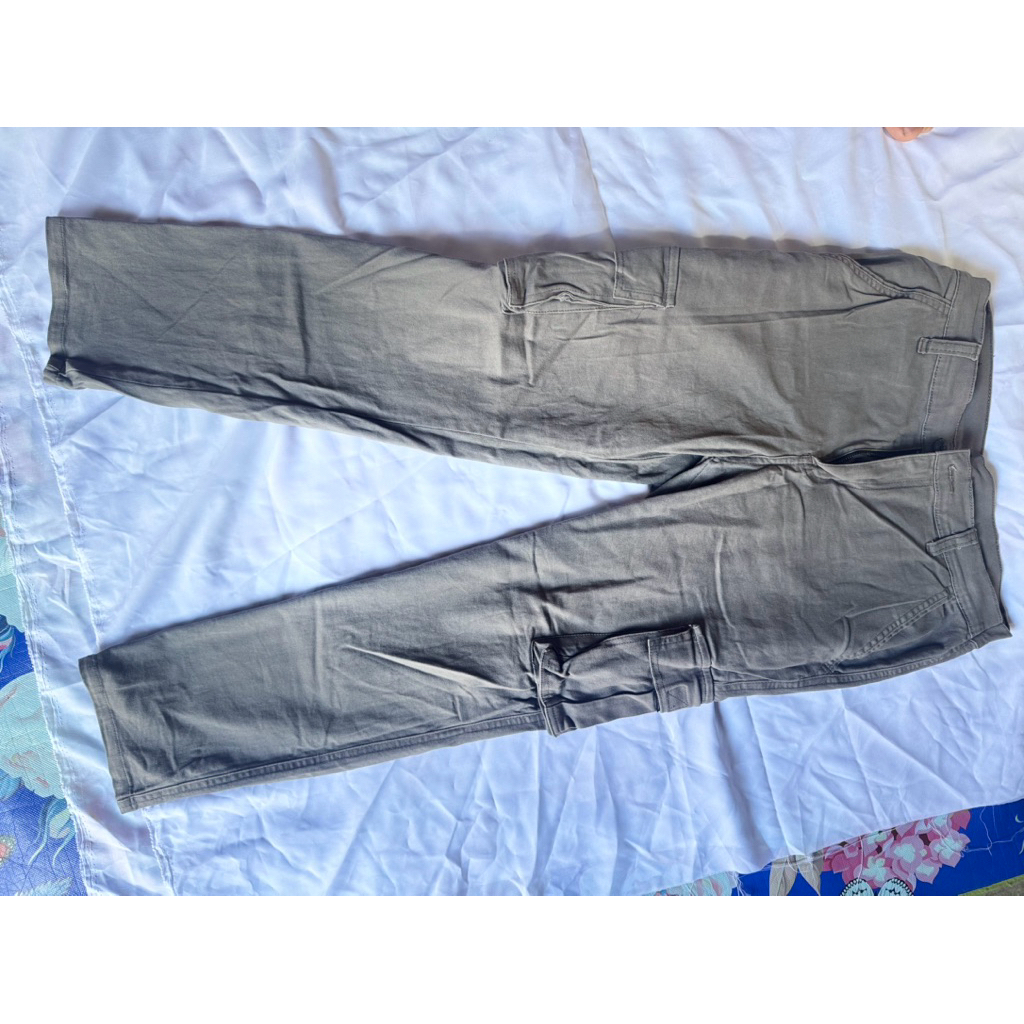 Celana uniqlo original ripped jeans