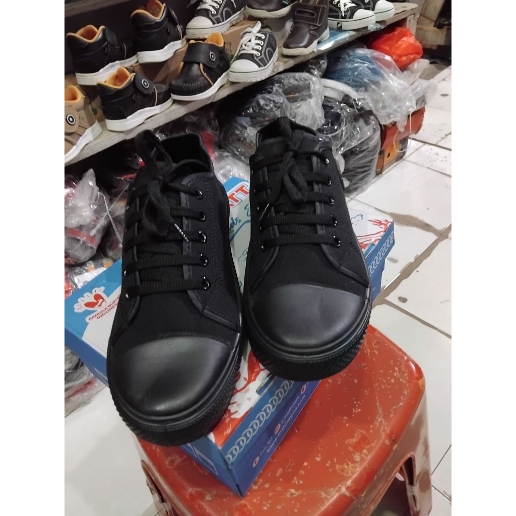sepatu sekolah nb/sepatu sekolah murah