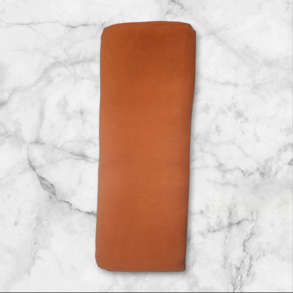 Hijab segi empat warna orange ukuran 110x110cm bahan polly cotton / bella square