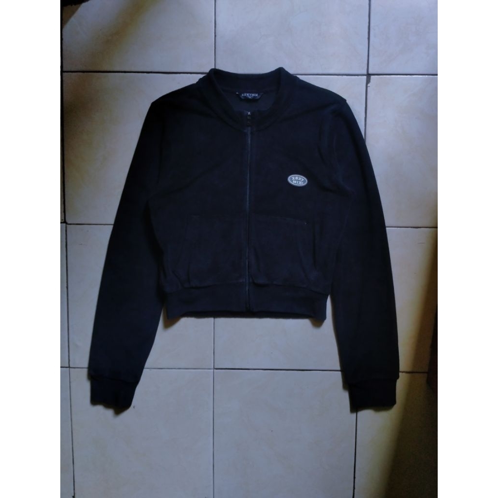 jacket xexymix crop hitam