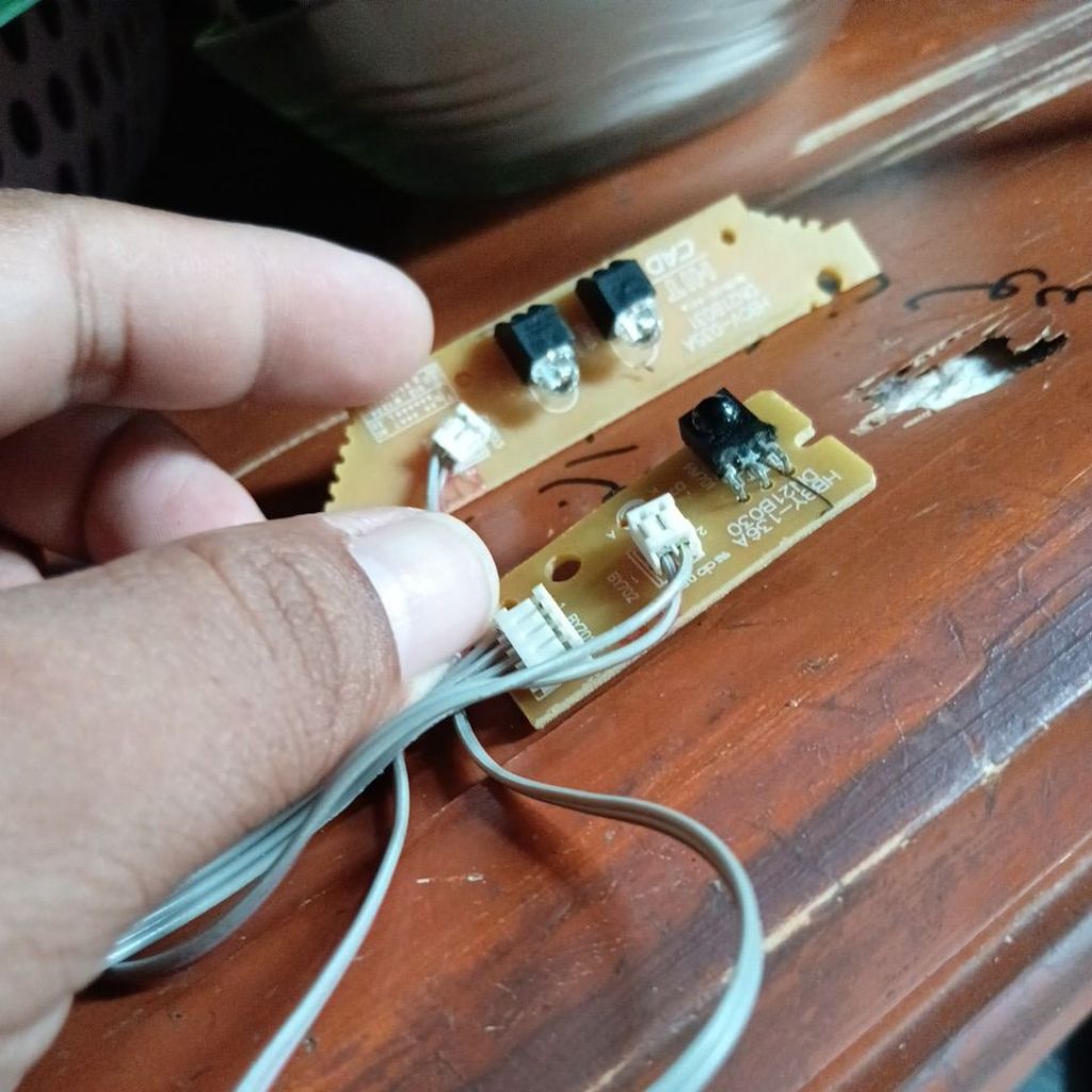 panel sensor remot led tv polytron 24inch