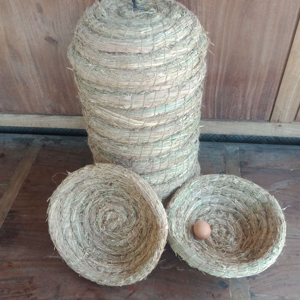 sarang ayam  bahan jerami