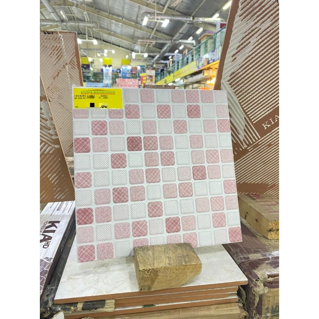 Keramik Lantai Kamar Mandi UNO 25x25 KW1 Amori Pink