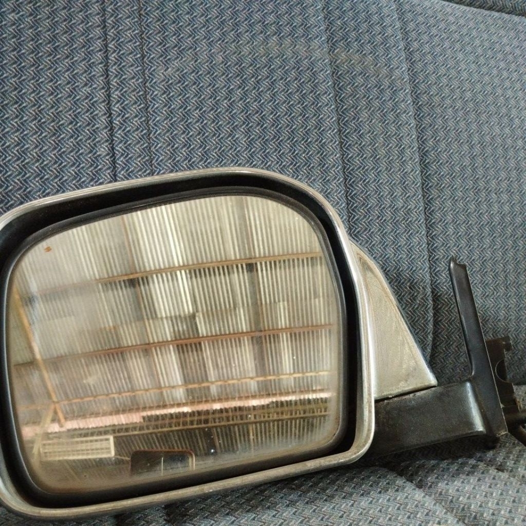 spion original Kijang Kapsul bagian kiri