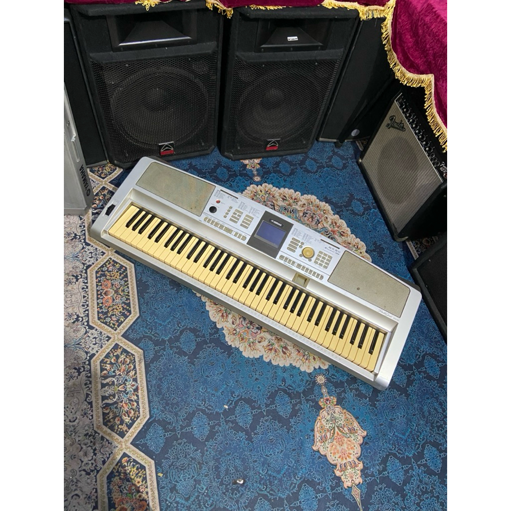 Digital Piano Yamaha DGX-305