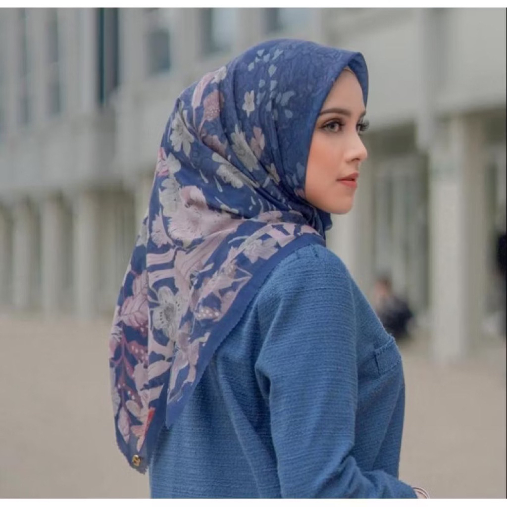 New As Is Buttonscarves DAISY Series - Blue