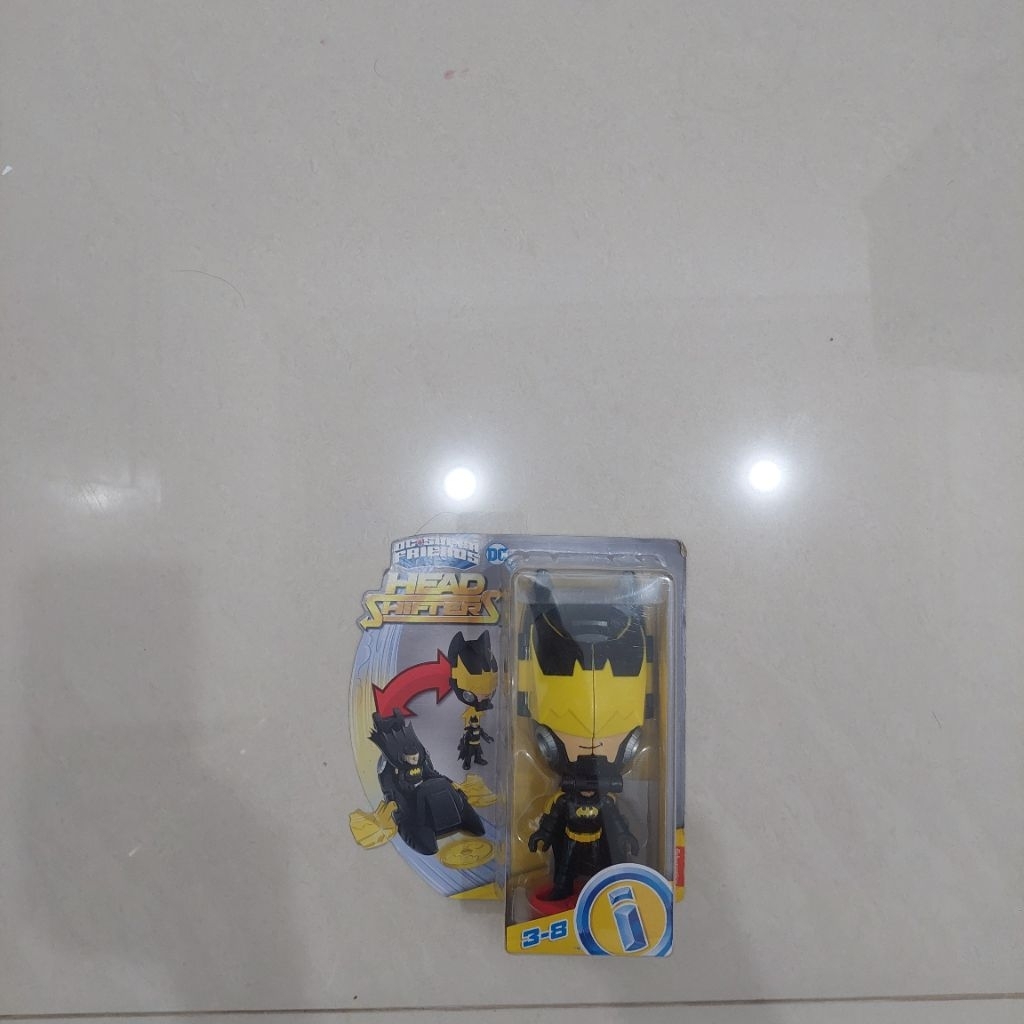 batman figure fisher price..kondisi new