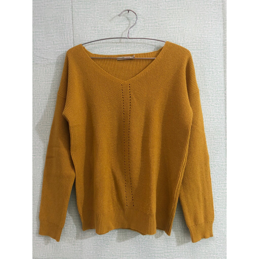 Preloved Sweater Ada Fashion