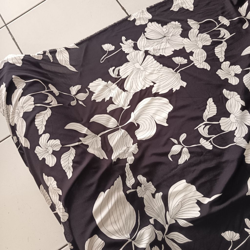 kain rayon motif bunga rambat /bahan daster/bahan gamis