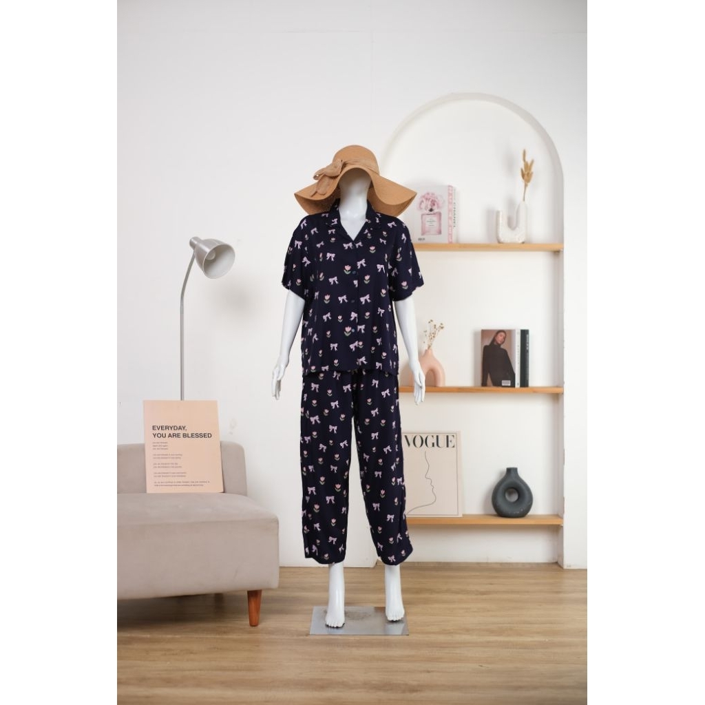 one set piyama kerah V