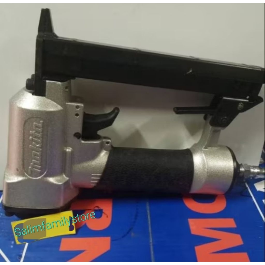 Mesin Paku Tembak Stapler Staples Angin Air Nail U Makita AT422AZ