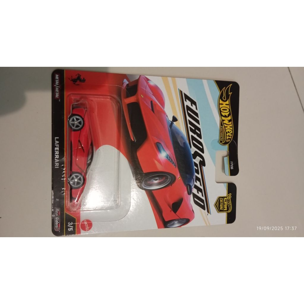 Hotwheels Premium LaFerari