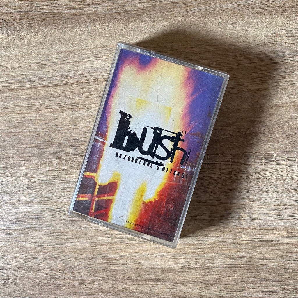 KASET PITA BUSH - RAZOR BLADE SUITCASE -