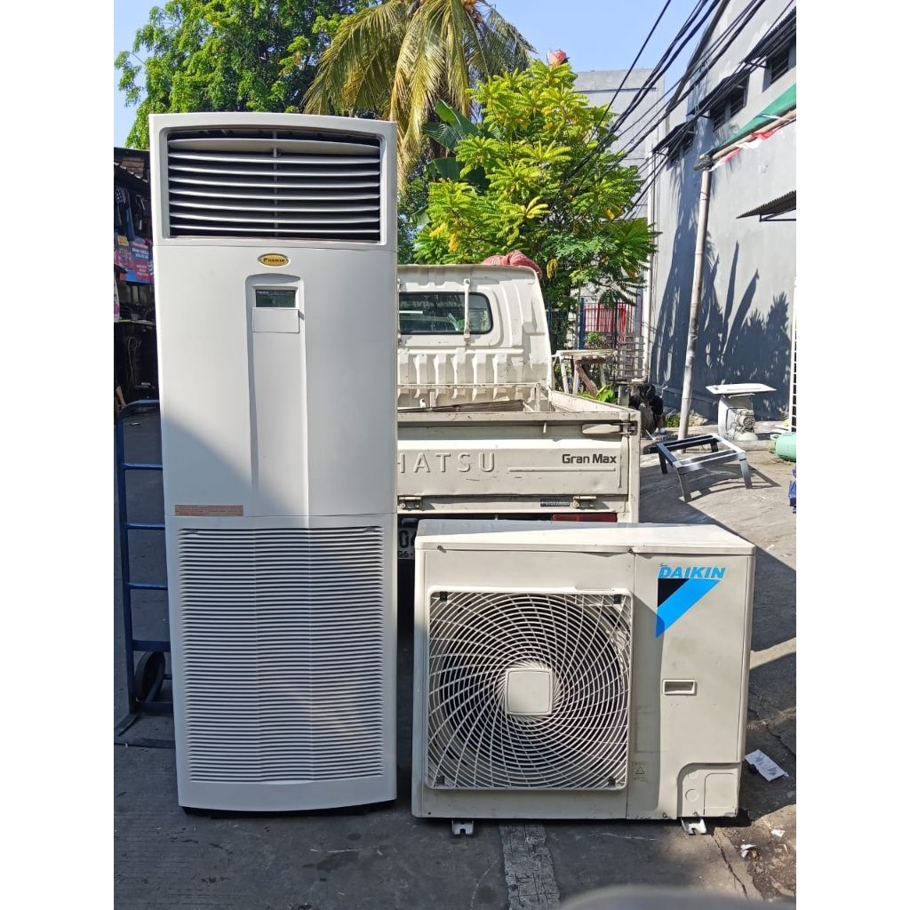 AC Standing Floor  Daikin  3 PK R 22 free ongkir + pasang (se-jabotabek)