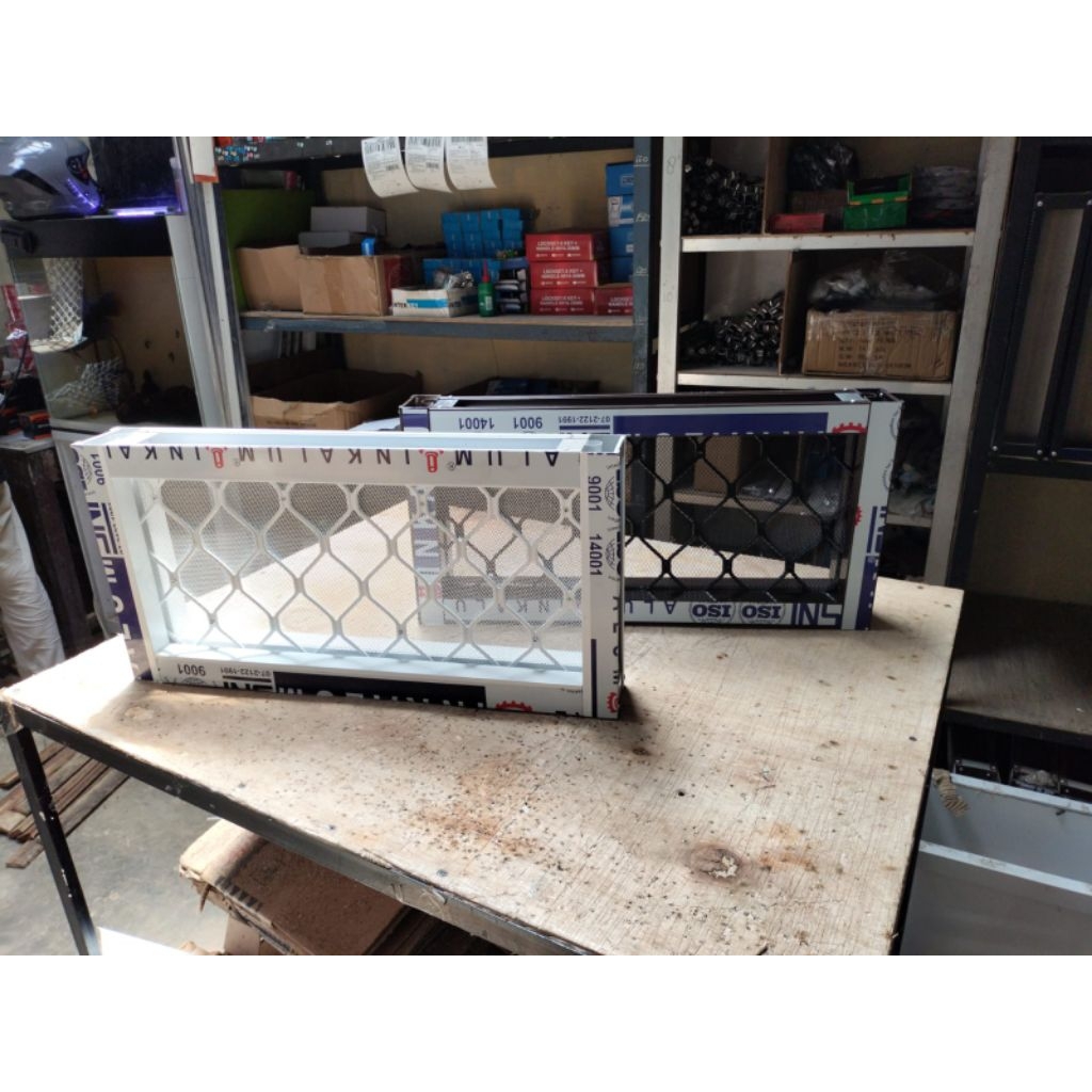 Boven tanpa kaca Ventilasi 25x60 lubang angin loster aluminium