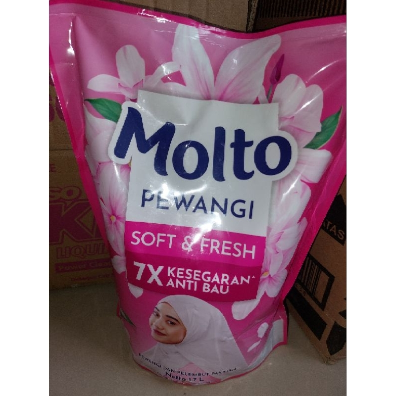 Molto Pewangi Pakaian Soft & Fresh 1.7 Liter