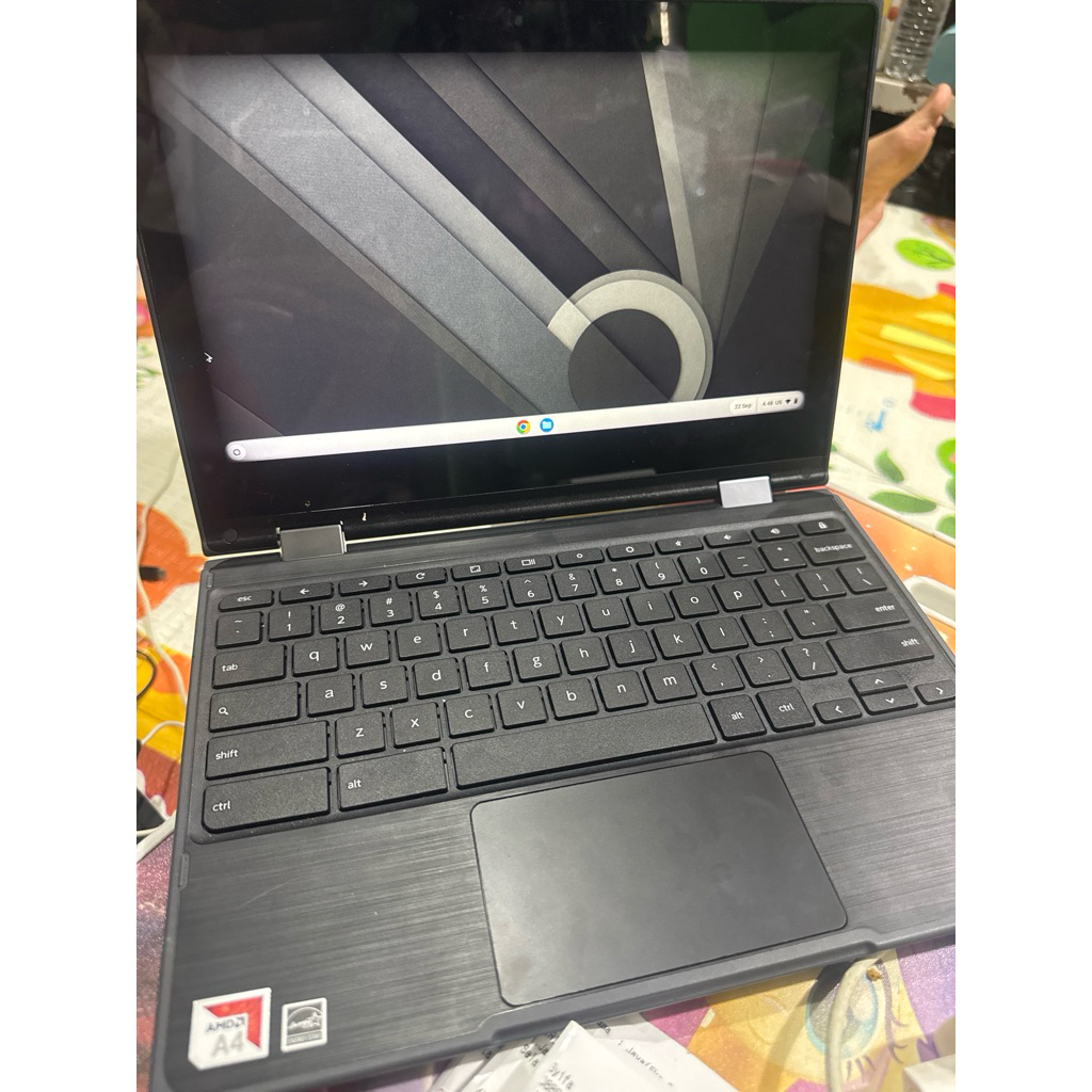laptop chromebook Lenovo 300e